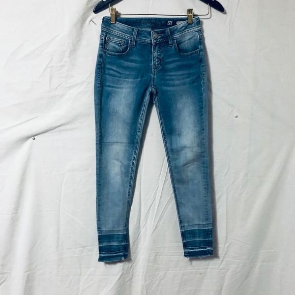 Miss Me Signature Cropped Ankle Frayed Style Light Denim Jeans Size 25 MP8060AK1 - Picture 7 of 7